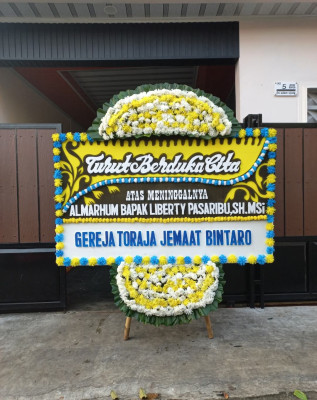 Papan Bunga Duka di Koto Padang