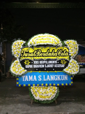 Papan Bunga Duka di Koto Padang